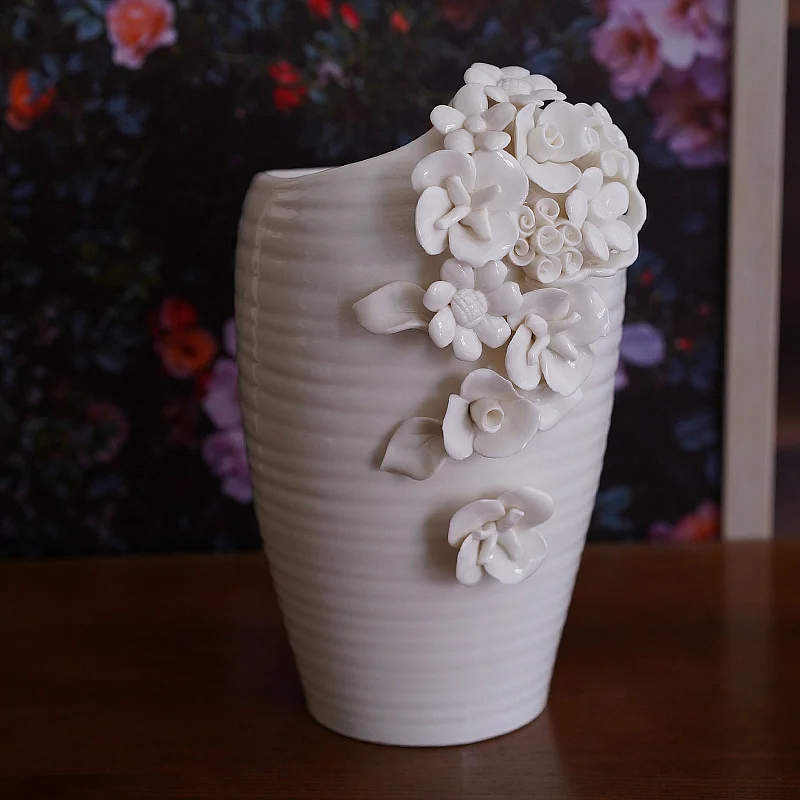 European handmade embossed three-dimensional flowers, high-grade vases, dining tables, illustrations, flowers, home decoration