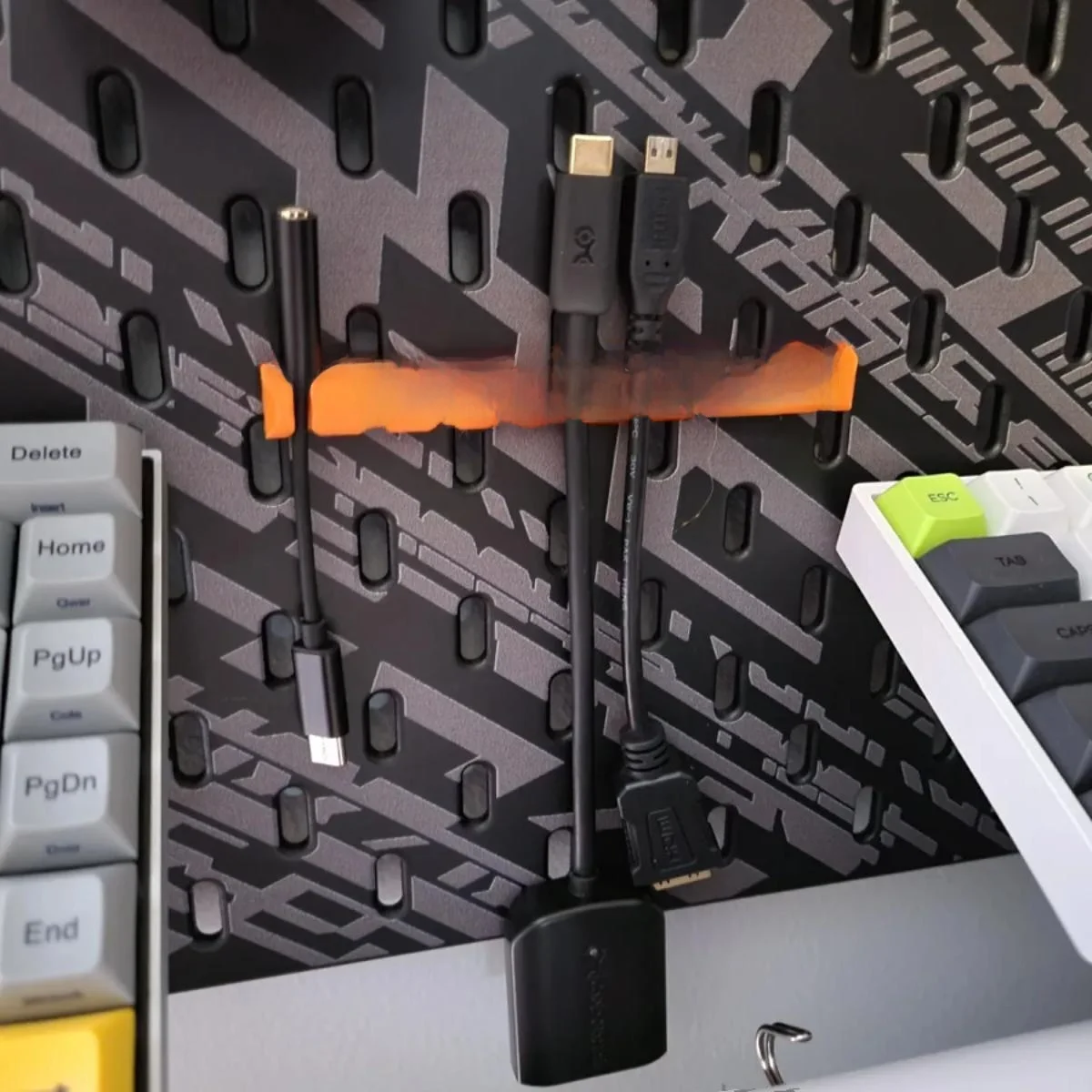 

Аксессуары для металлических отверстий для органайзера для хранения кабелей для передачи данных SKADIS, пластиковая доска с отверстиями и установкой крючка