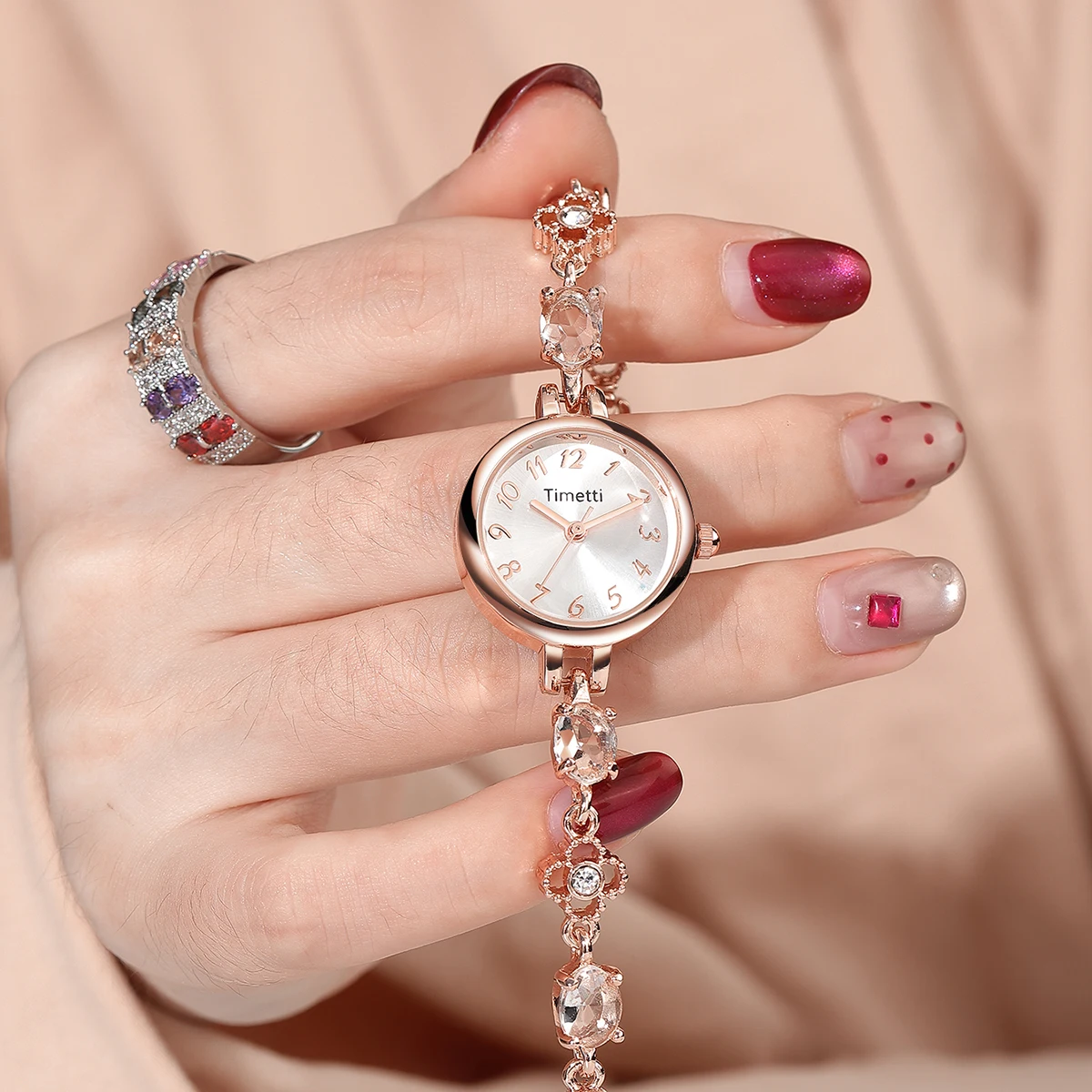 Rose Gold Diamond-Encrusted Bracelet-Style Quartz Women's Watch with Circular Digital Scale, Light Luxury Style, Versatile for Everyday Wear