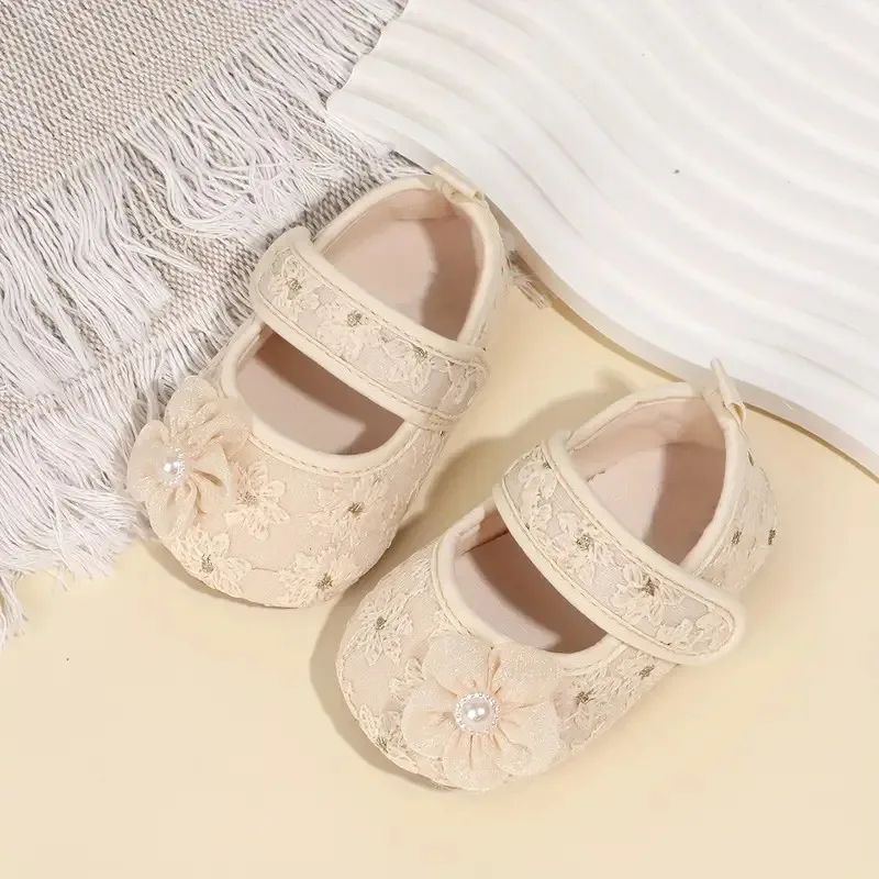 Schicke Mary Jane-Flats für Babys, Mädchen, Perlen-Blumenstickerei, rutschfeste Gummisohle, perfekte Lauflernschuhe für Hochzeitskleid