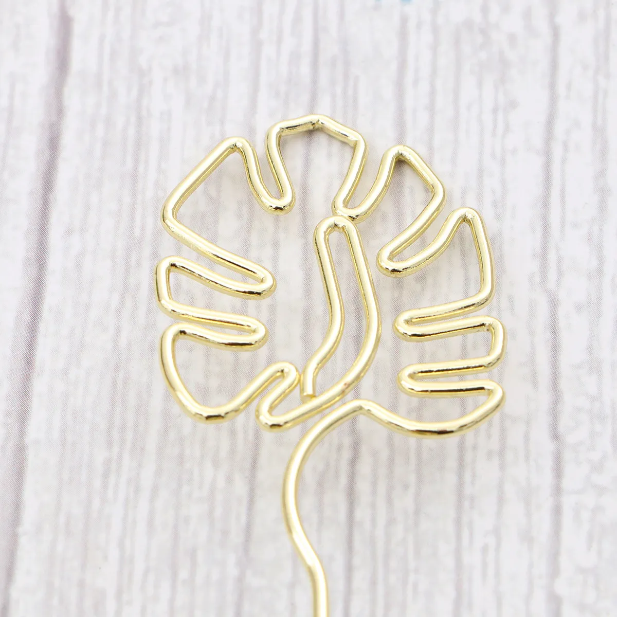 3Pcs Metal Card Clip Holder For Party Table Setting Party Decor Golden Monstera Design Desktop Decoration