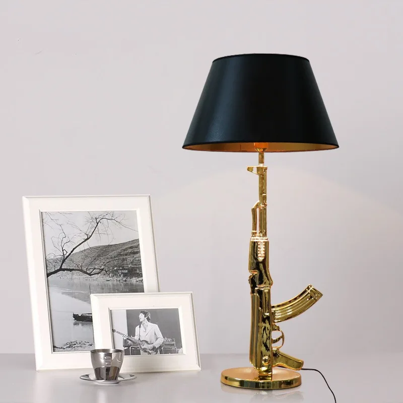 Imagem -05 - Banhado a Ouro Pistola Table Desk Lamp Long Short Gun Home Decor Lâmpada de Assoalho Decoração de Arte Luz Ak47