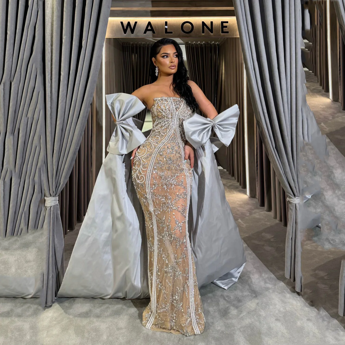 Disegni speciali Abito da festa Abbellimento Sirena 2 pezzi Abiti da donna Abiti da ballo in argento con perline Fiocco trasparente Realizzato su misura