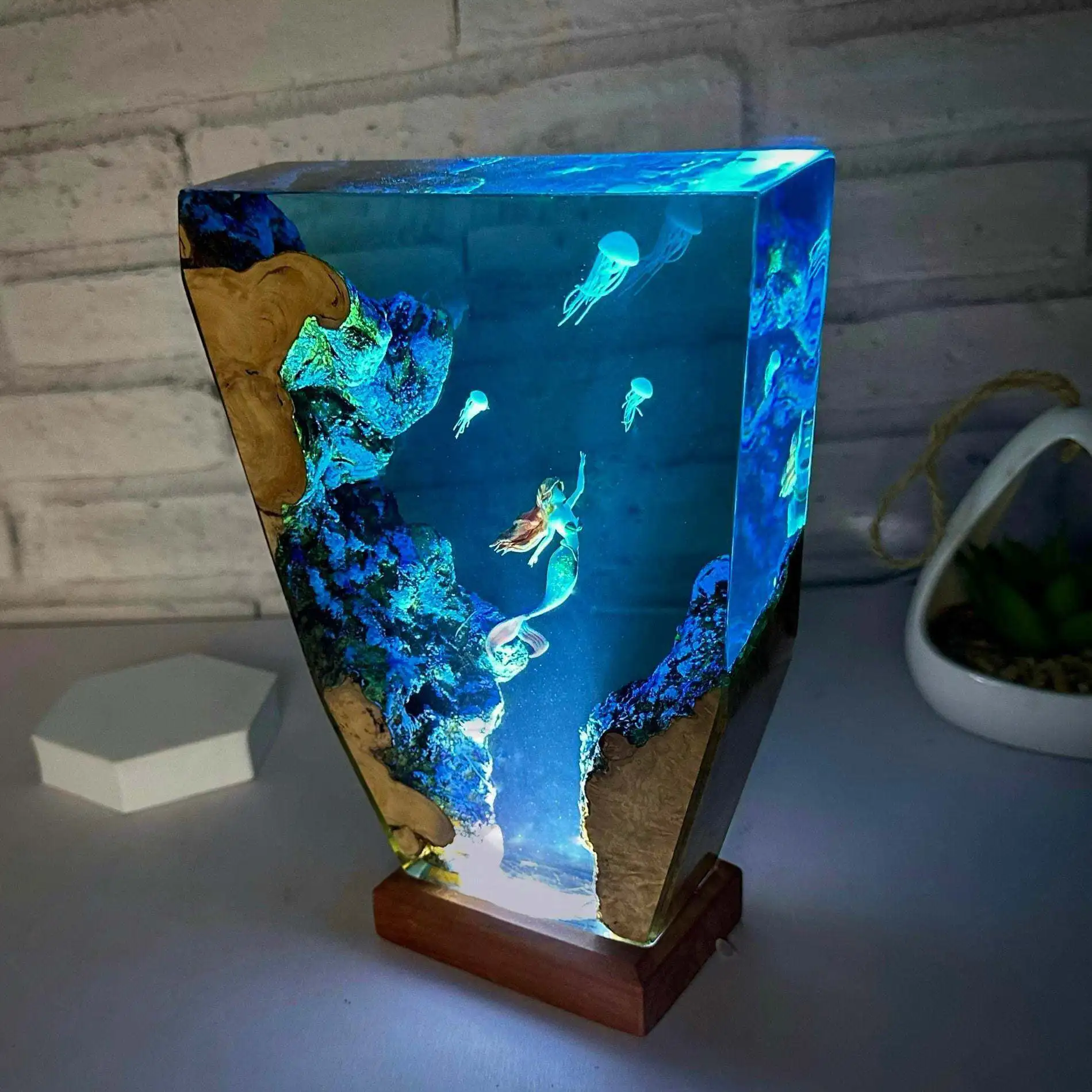 

8 X 5 Inches Mermaid Jellyfish Epoxy Resin Wood Lamp Sculpture Home Table Decoration Artwork Decoration Item Unique Gift