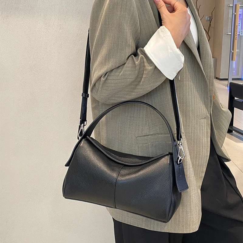 Luxury Fashion Soft Shoulder Bag Solid Color Simple And Niche Design Crossbody Bag New Large Capacity Women's Commuting Handbag