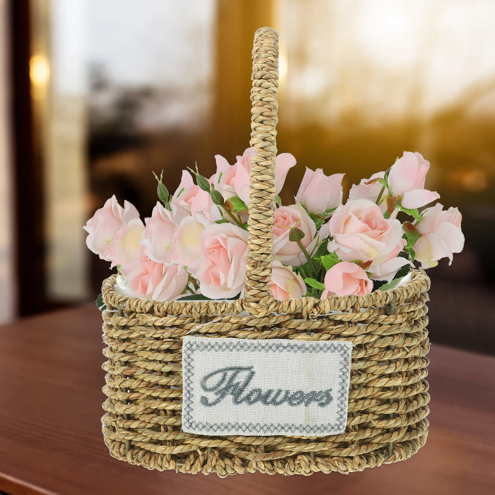 

Sturdy Handwoven Storage Basket Durable Iron Frame Grass Picnic Wicker Basket with Handles Vintage Style for Outdoor Party Home