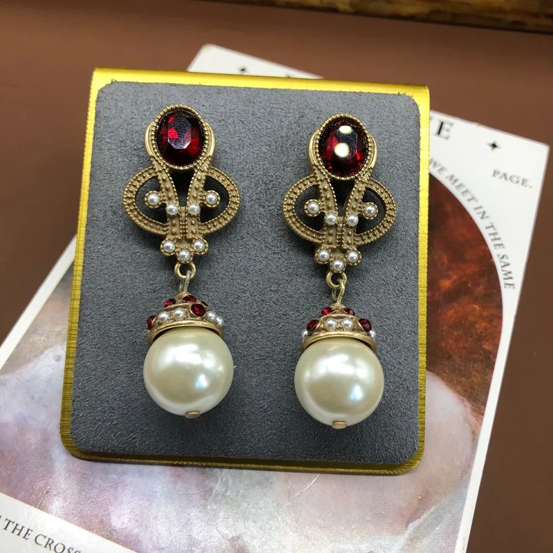 exquisite Diamond stud earrings red diamonds silver needle earrings for women versatile fashionable