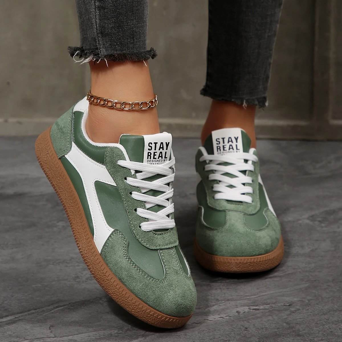 2026 Herbst Damenmode Wildleder-Sneaker mit Doppelschnallen-Metalldetails Leichte Atmungsaktive Bequeme Freizeitschuhe – Detail 6