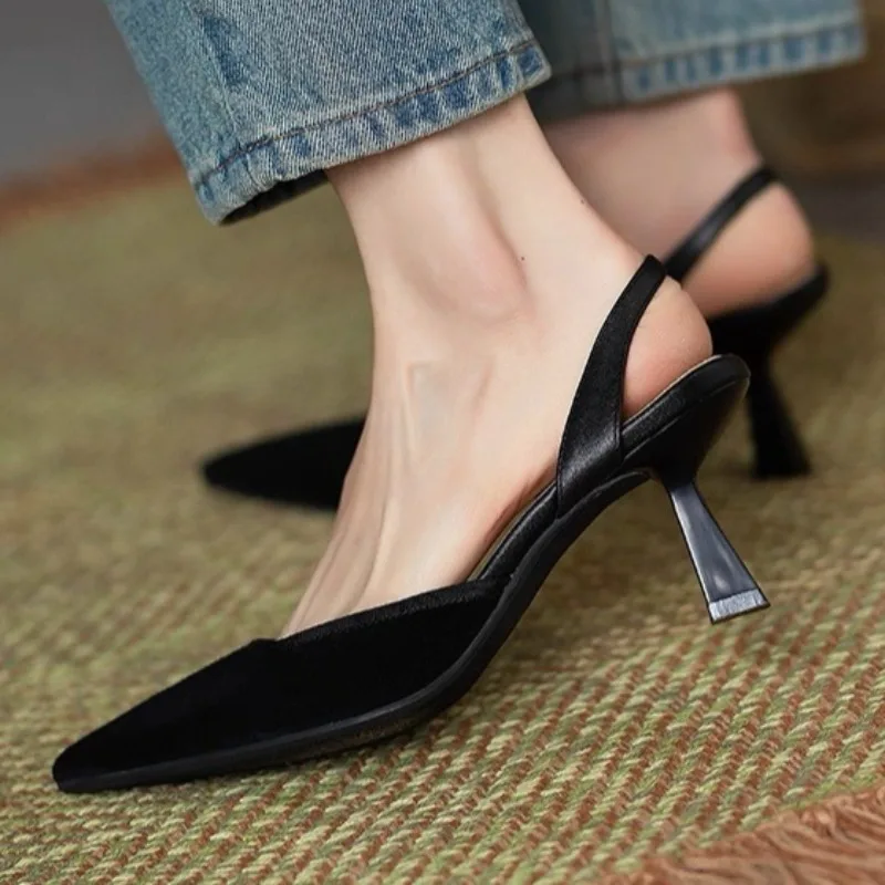 2025 Estate delle donne Nuovo Casual Retro Sandali con cinturino alla caviglia Francese delle donne Sexy Punta a punta Cinturino Tacchi alti a spillo Taglia 34--39