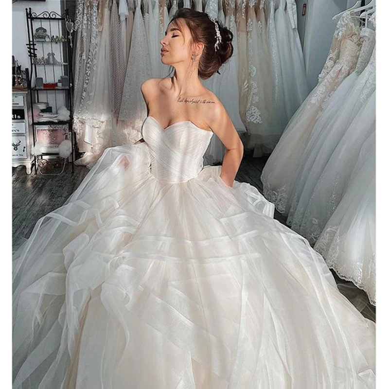 Ivory And Beige Organza Puffy Ball Gown Wedding Dress 2024 Strapless Sweetheart Customized Long Bridal Gowns pleats Ruched