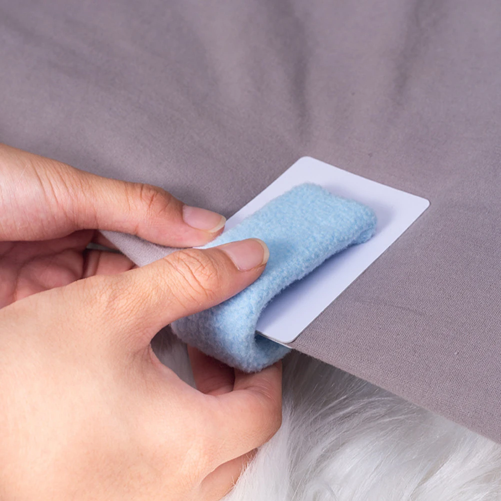 

8Pcs Quilt Fixing Clips Non-Slip Bed Sheet Clips Bed Quilt Clamps for Crib Stroller Pushchair Household Use