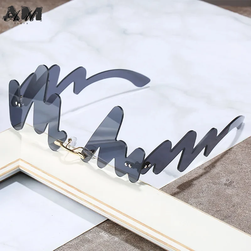 

Забавные солнцезащитные очки N-образной формы без оправы, Индивидуальные женские солнцезащитные очки 2023, роскошные брендовые солнцезащитные очки для вечеринки, выпускного, женские солнцезащитные очки с асимметричными морскими оттенками