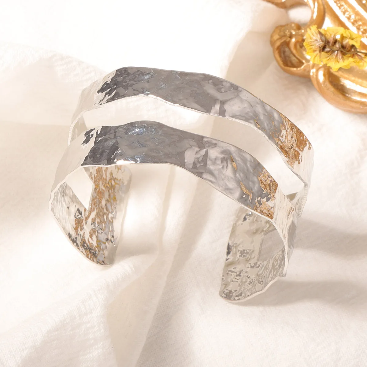 Simple Irregular Hammered Metal Open Bangle For Women Fashion Jewelry Punk Cuff Bracelets Wholesales Accessories