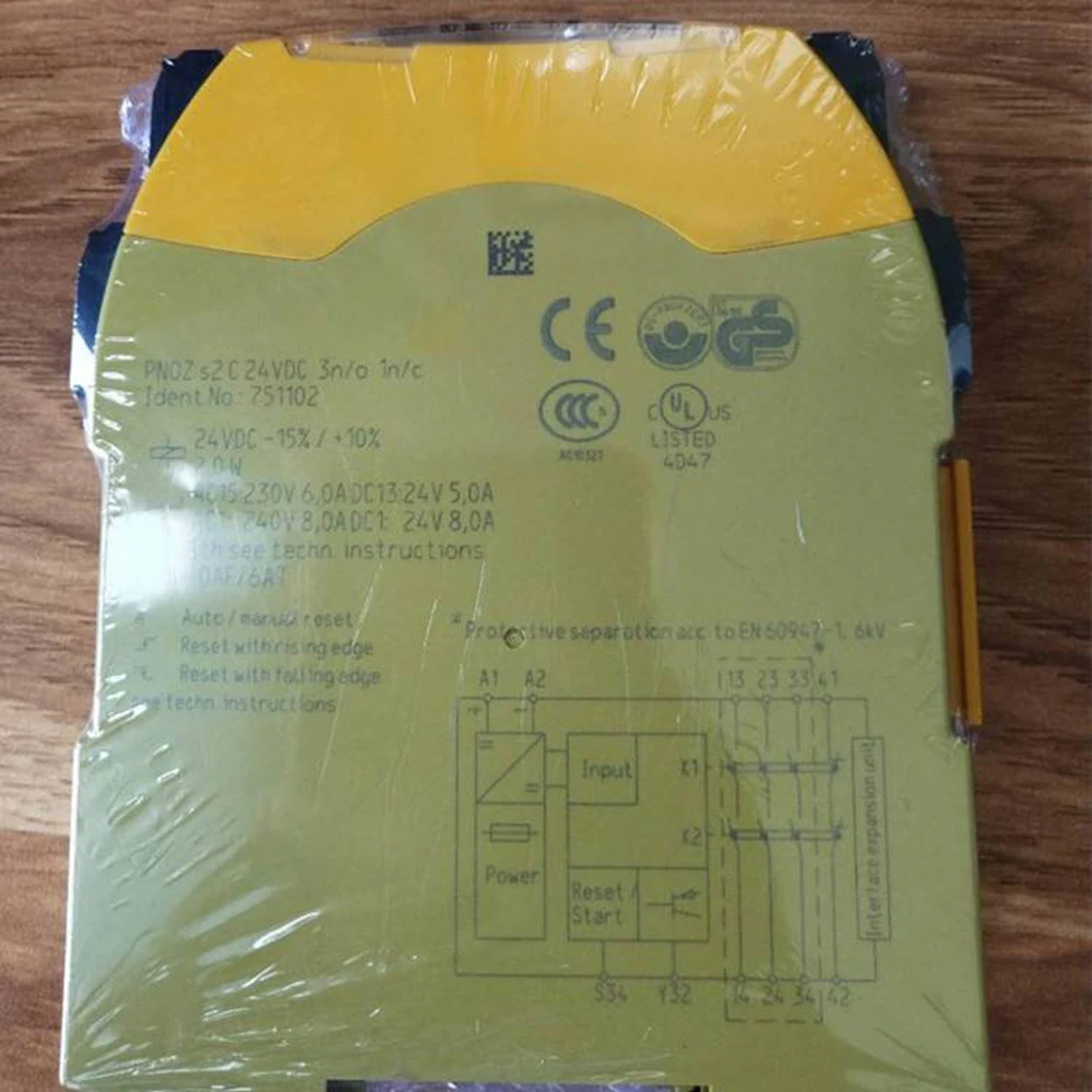 

Brand New For Pilz 751102 PNOZ s2 C 24VDC 3 n/o 1 n/c Safety Relay Control Module