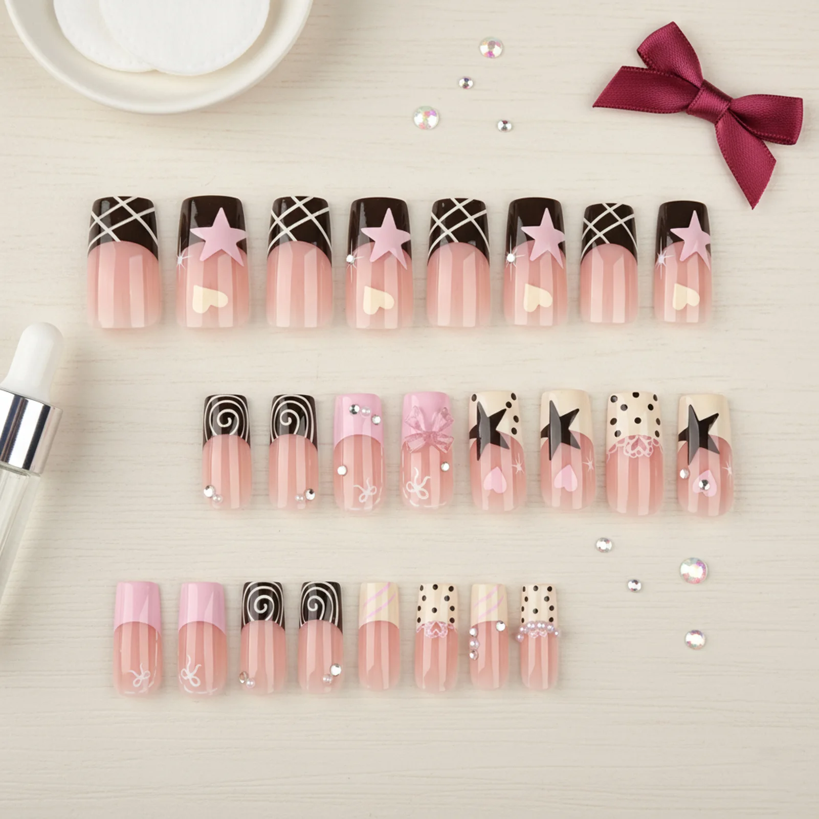 24 Stück französische quadratische Kunstnägel zum Aufkleben, süßer Stil, künstliche Nagelspitzen für Frauen, täglich tragbar, tragbare Kunstnägel für Damen – Detail 4