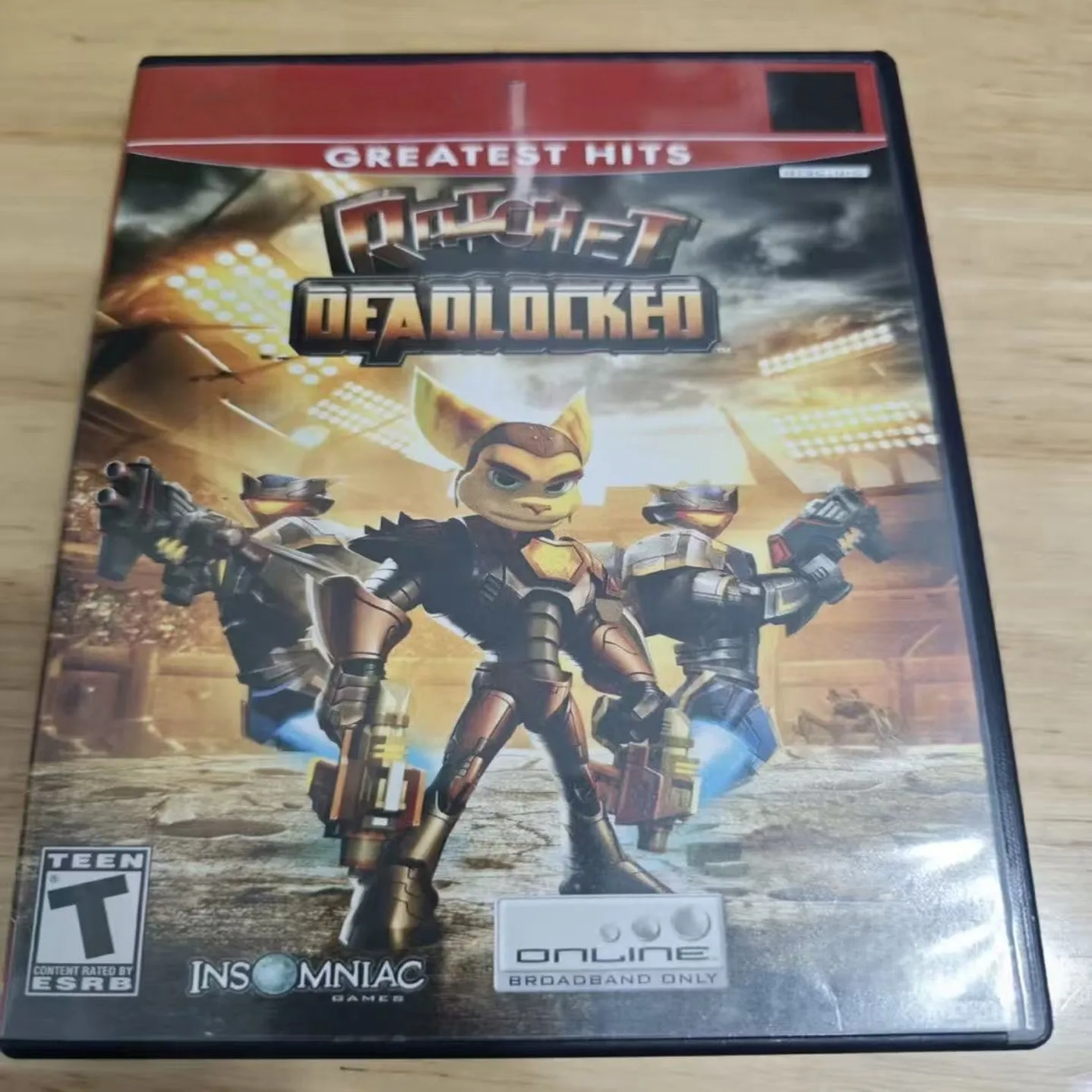 Disco de juego auténtico usado para Sony PS2: Ratchet & Clank: Up Your Arsenal, versión estadounidense, con manual.