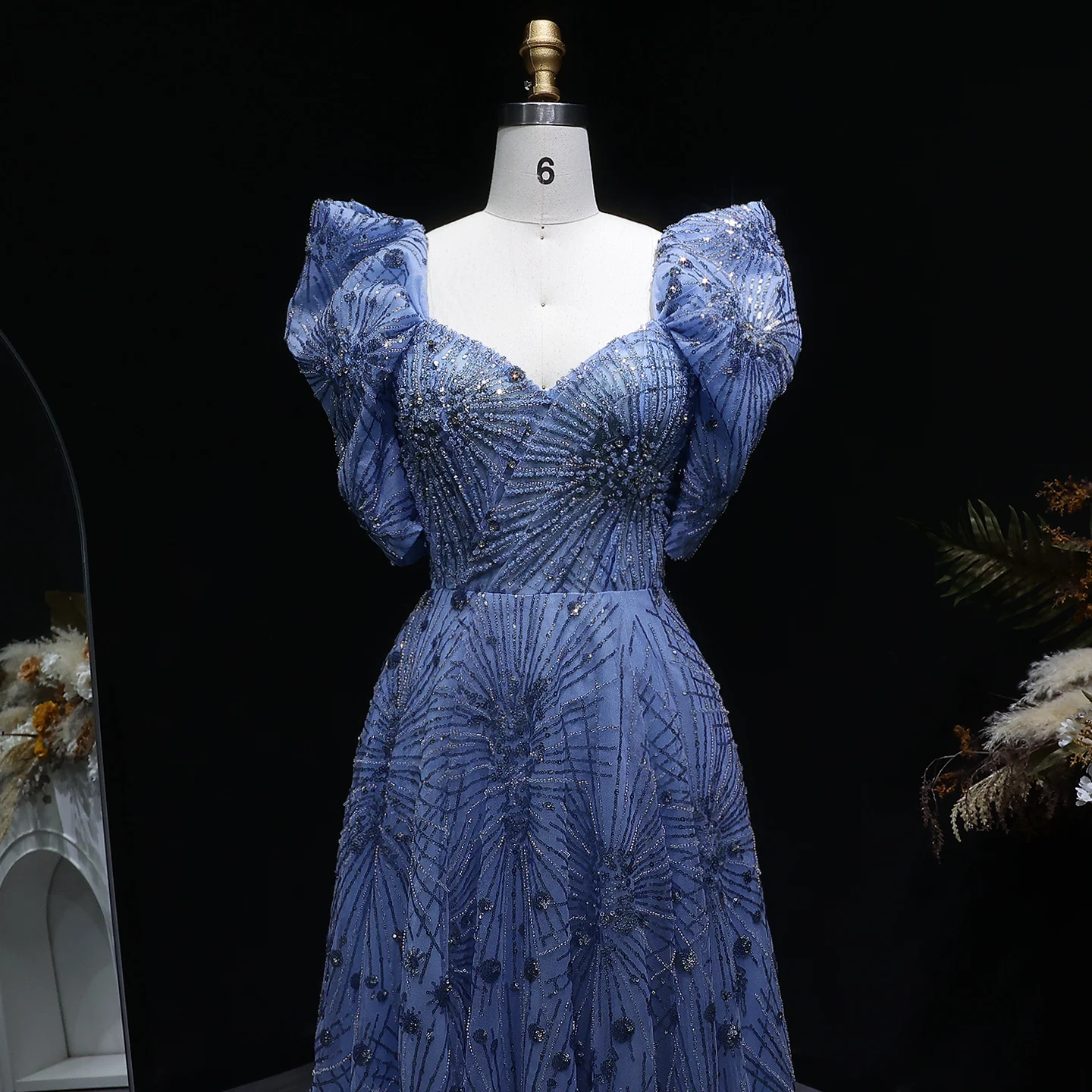 Sharon Said Dubai Luxuriöses Blaues Abendkleid mit Puffärmeln und Schwerer Perlenstickerei, Saudi-Arabisches Damen-Hochzeitskleid, Formelles Partykleid SS080 Maßanfertigung – Detail 4