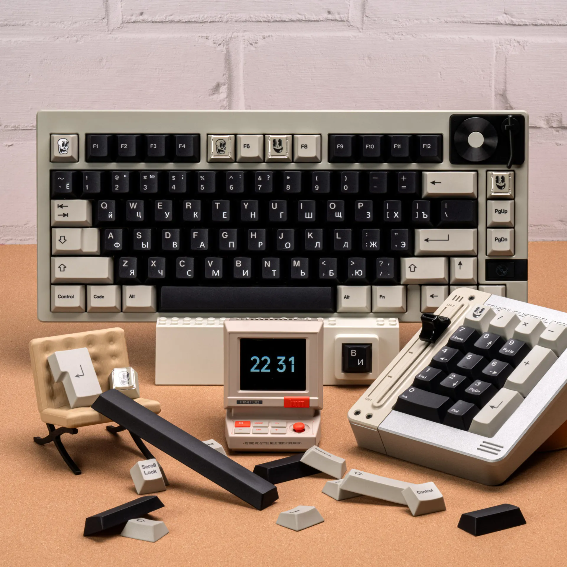 Retro Russian Cyrillic Keycaps Cherry Profile 5-Side Dye Sub PBT Black and Gray Keycap Set for MX Switches Mechanical Keyboard
