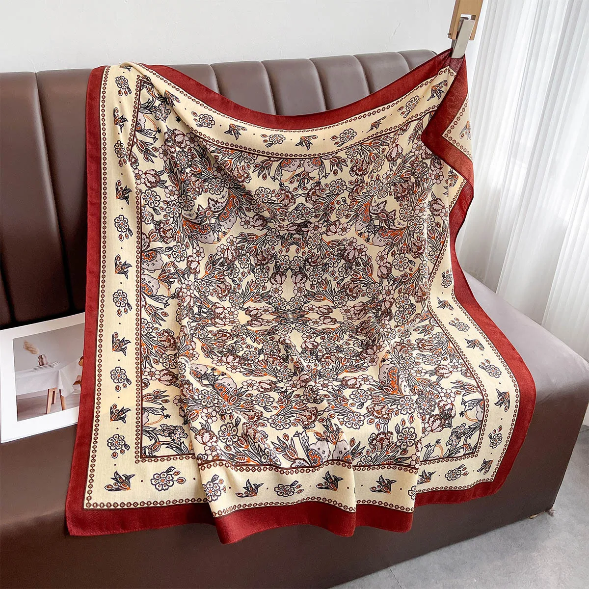 90*90cm Retro bedruckter quadratischer Schal, Damen-Bandanas, Schals, Sommer-Reise-Schal, Wickeltücher, eleganter Hijab, Halstuch – Detail 2