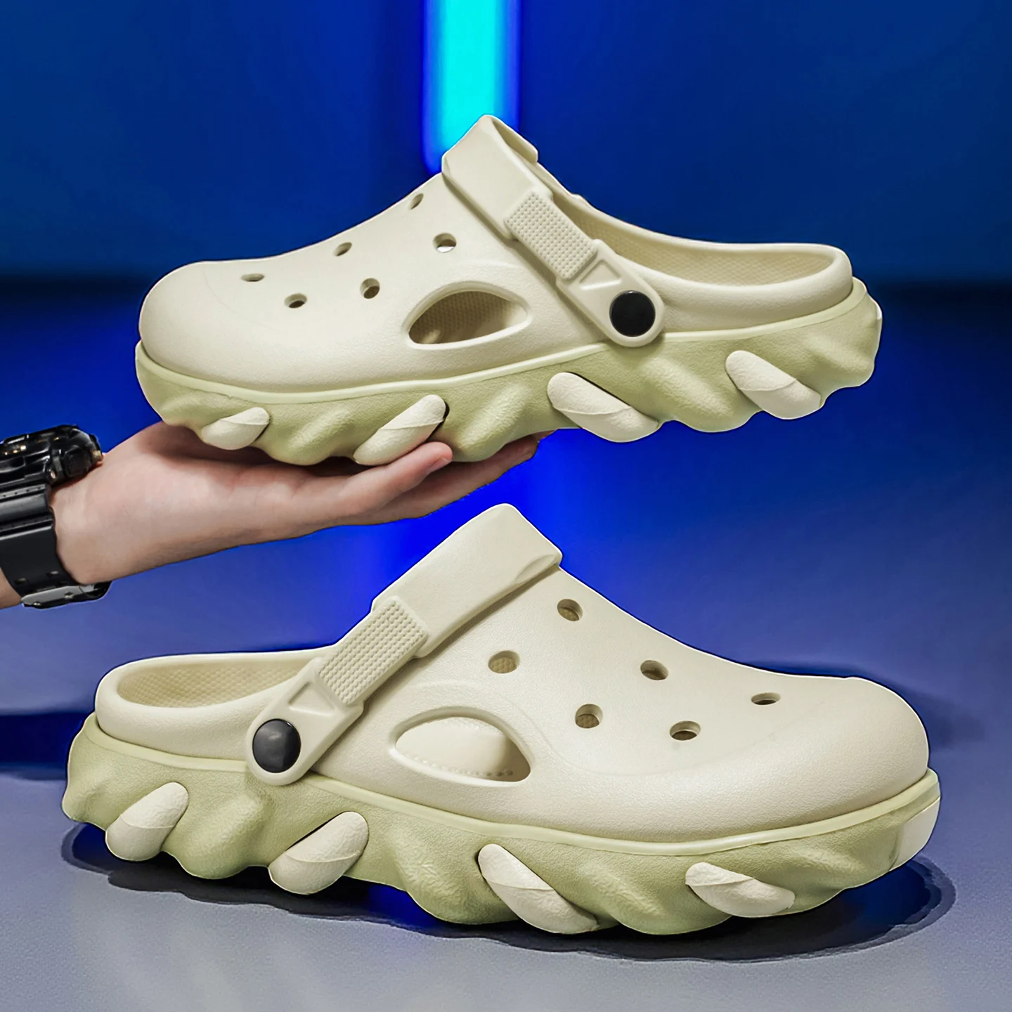 Comfortable Outdoor Slippers Couple Wave Wave Shoes Beach Anti-slip Sandals Personality Hole Hole Shoes Casual Style EVA Mate