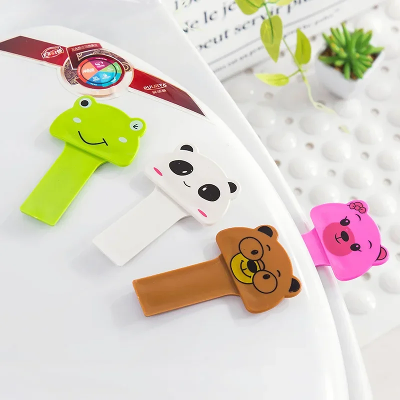 Cute Cartoon Toilet Cover Lifting Device Bathroom Toilet Lid Handle Sticker Portable Sanitary Handle Bathroom Seat Accessories