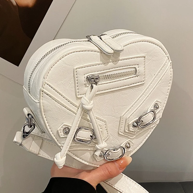 

Новая женская повседневная сумка через плечо из искусственной кожи с застежкой-молнией, модная маленькая однотонная сумка в форме сердца для девочек на День святого Валентина