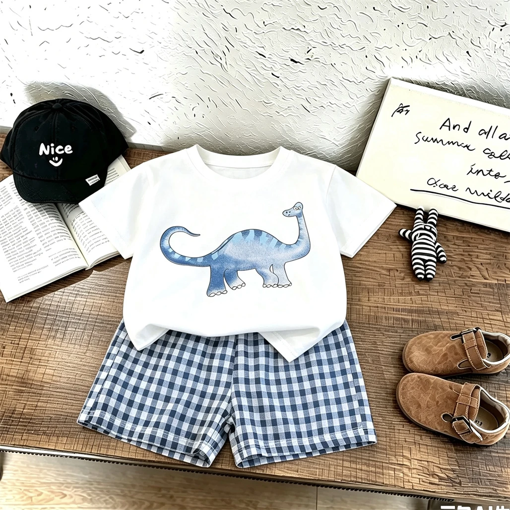 Kinder-Cartoon-Print-T-Shirt, karierte Shorts, Dinosaurier-Print-T-Shirts, lockere, vielseitige Shorts, lässiges Sportkostüm, zweiteiliges Set für Kinder – Detail 2