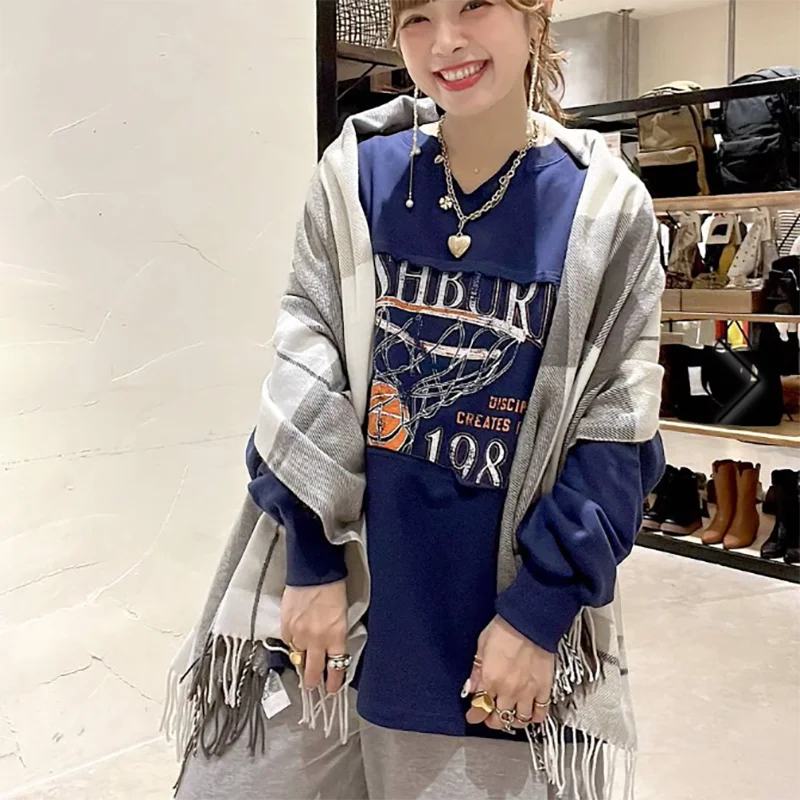 

Модная удлиненная толстовка с принтом в стиле пэчворк, на молнии сбоку, женская, свободного кроя, из хлопка, для повседневной носки, осень 2025