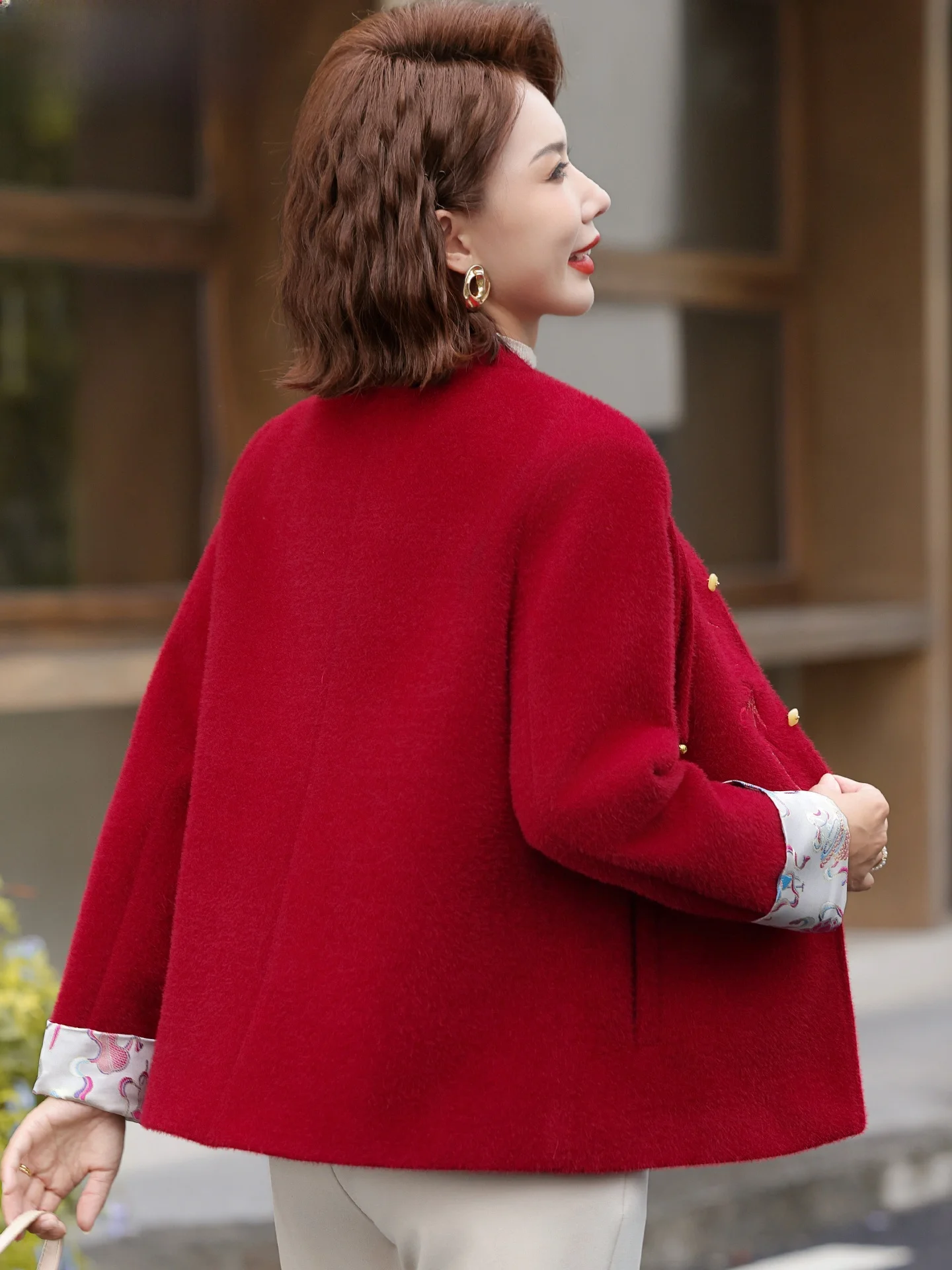 

Женское шерстяное пальто для свадебных торжеств, осенне-зимнее, свободного кроя, теплое, в традиционном китайском стиле, с воротником-стойкой, на одной пуговице