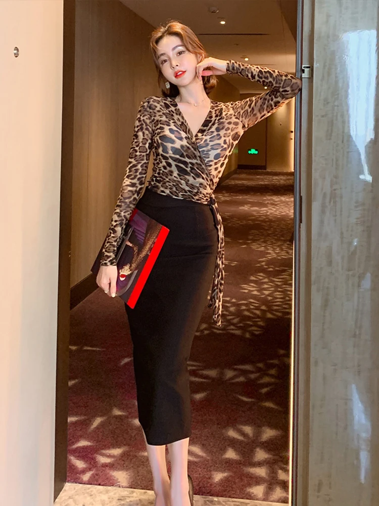 

fashion comfortable high quality new arrival formal dress temperamental leopard v-neck sexy shirt and black slim skirt cute sets