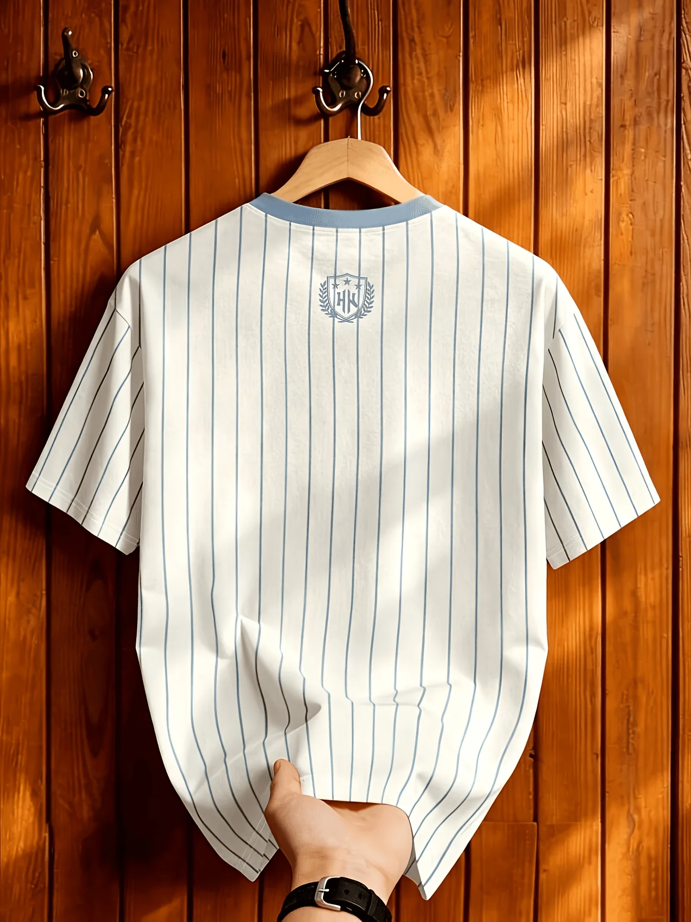 Herren Vintage Gestreiftes Fußballtrikot T-Shirt Weinrot Kurzarm O-Ausschnitt Lässiges Sport-T-Shirt Retro Fußball-Stil Top Männliche Streetwear – Detail 6