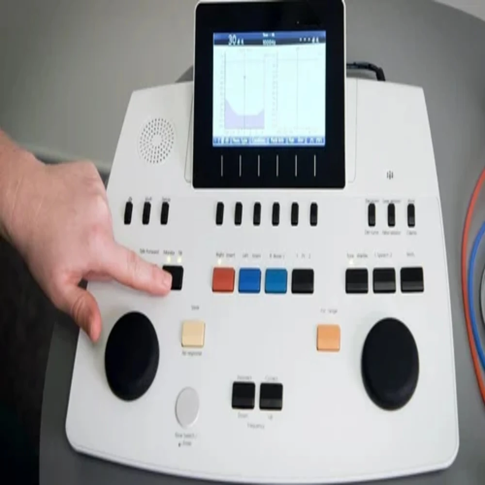 Portable Diagnostics Clinical Audiometer Interacoustics AD528 For Hospital And Clinic Audiometer For Hearing test