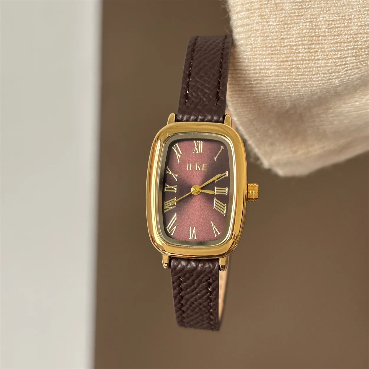 

Light luxury retro design Roman literary watch high-end texture gray-blue belt square oval watch women