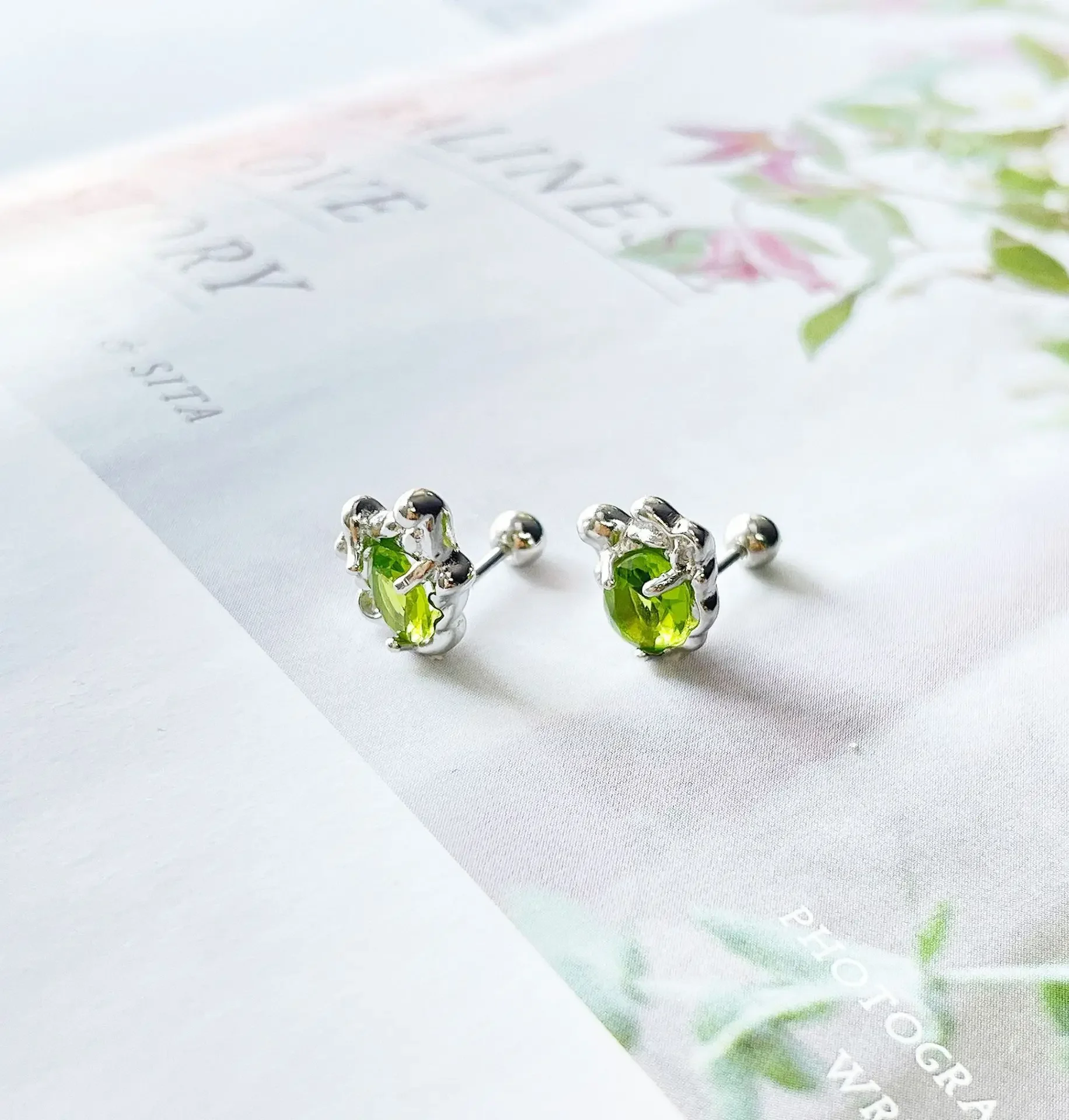 Irregular Olive Green Lava CZ Element Stud Earrings for Vintage Crystal Earrings Statement Wedding Women Individuality Jewelry