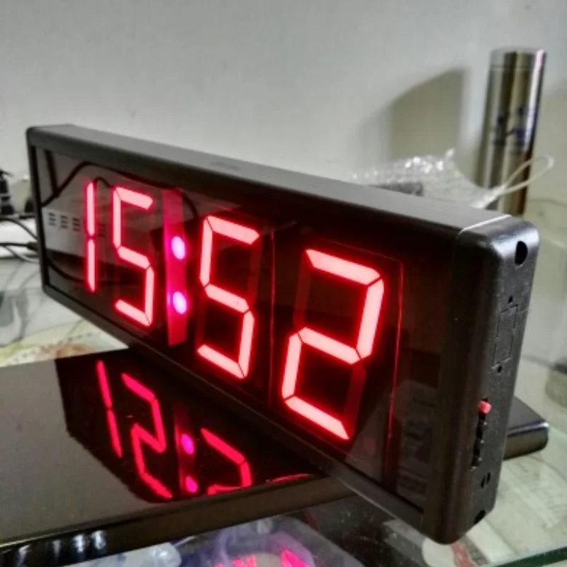 Display screen electronic clock/large font/four-digit digital display clock/time memory function