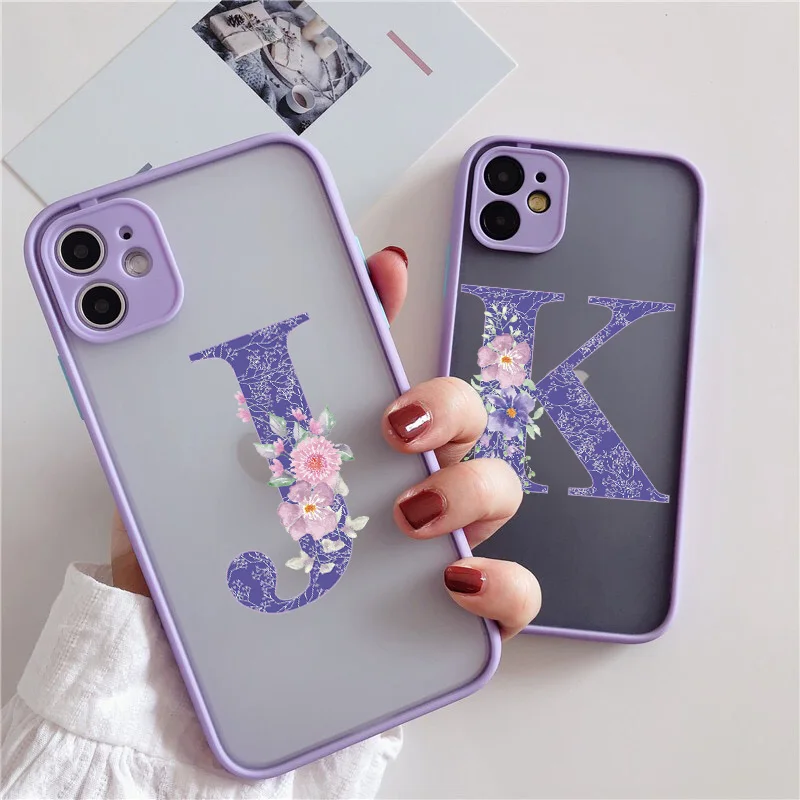 Custodia per telefono con lettera iniziale per iPhone 14 13 12 mini 11 15 Pro X XR XS 7 8 Plus Cover posteriore rigida antiurto con fiore viola retrò