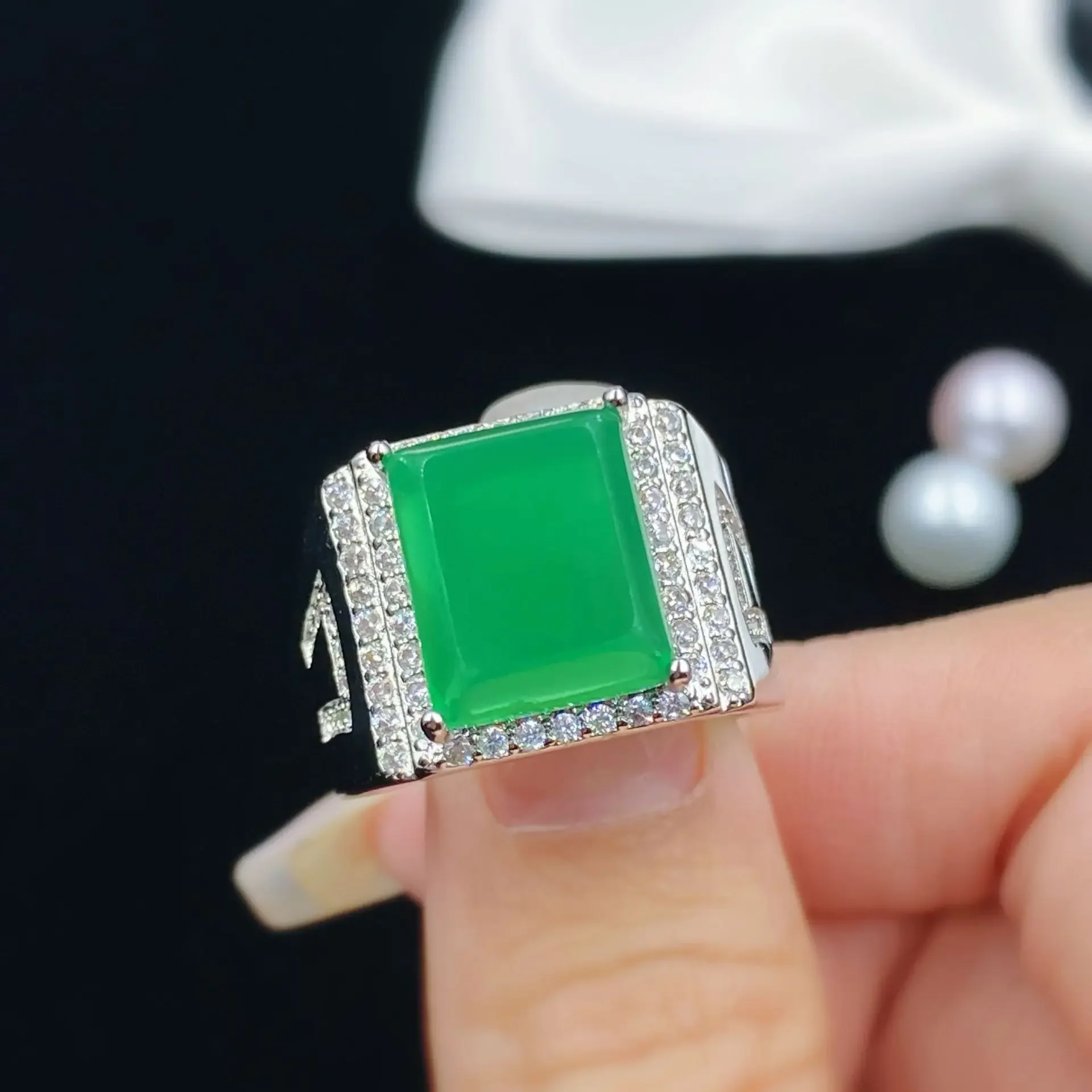 Vintage Upscale Sterling 925 Silver Shine Zircon Green Agate Ring for Women Noble Classic Proposal Finger Ring Female Jewelry