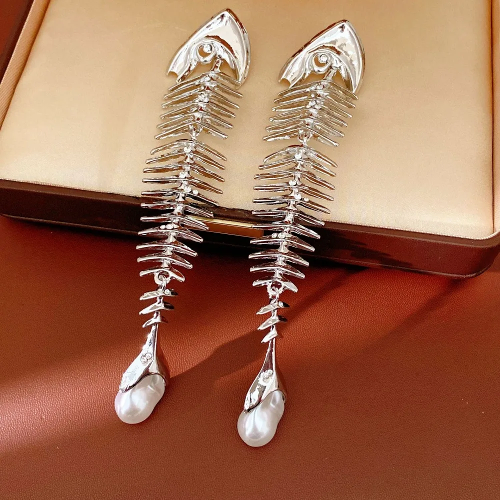 Personality Exaggerated Silver Color Inlaid Zircon Fishbone Imitation Pearl Dangle Earrings for Women Fashion Banquet Jewelry