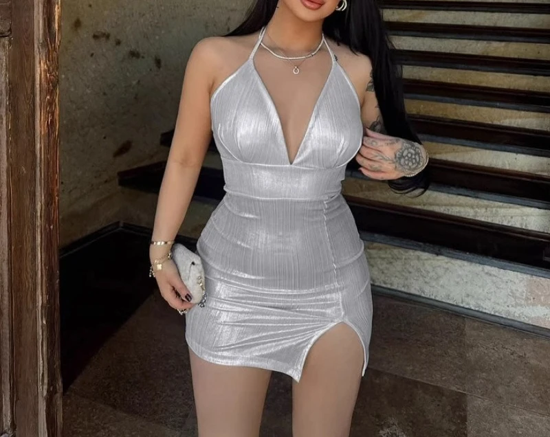 

Summer 2025 New Women's Sexy Hottie Halterneck Open Back V-Neck Slim Hip Wrap Dress
