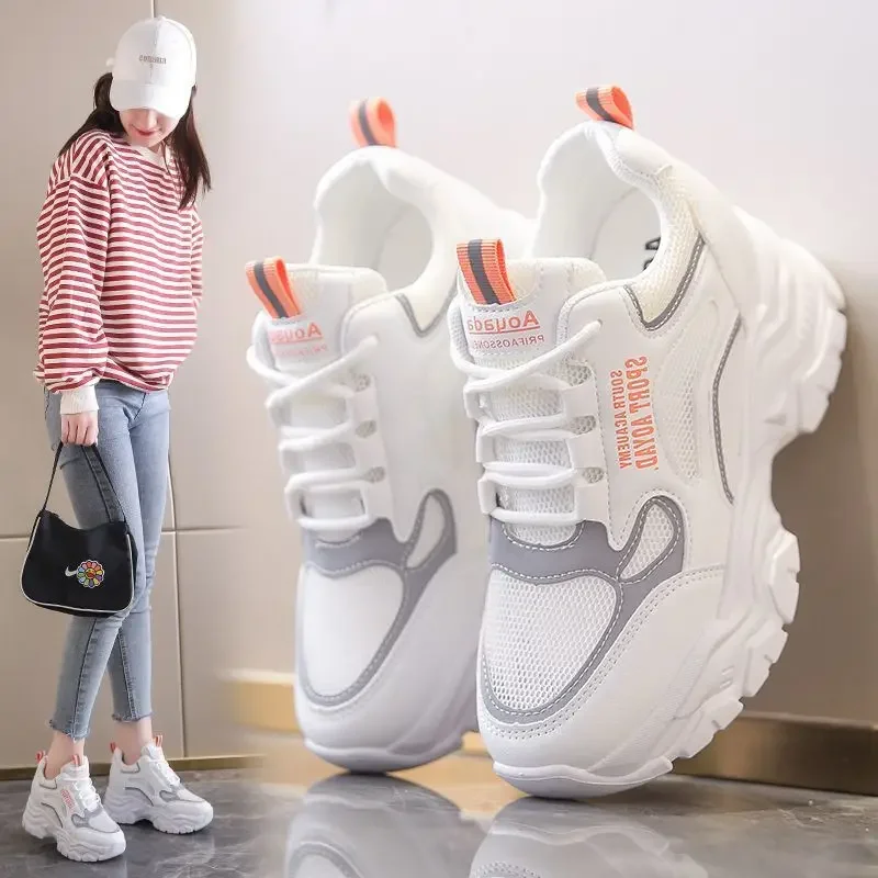 2024 neue kleine weiße Schuhe Frauen bequeme verschleiß feste dicke untere Leder Mesh Oberfläche atmungsaktive Freizeit Sneakers Shose