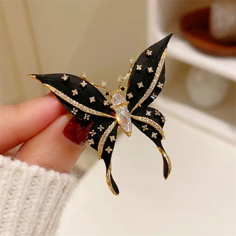 

CC Black Brooch Sweater Pins Butterfly Shape Zirconia Corsage Suit Pin Cardigan Shawl Buckle Temperament Brooches B164