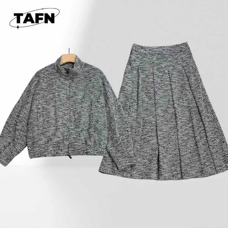 

Women's Classic Skirt and Top Set for Summer, Versatile and Trendy Soft and Breathable Fabric Perfect Everyday Outfits AK1140