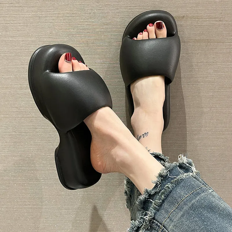 Summer Women Thick Sole Slippers Outdoor Casual Eva Platform Slippers Bathroom Anti-Slip Soft Sandals Fashion Ladies Cloud Shoes