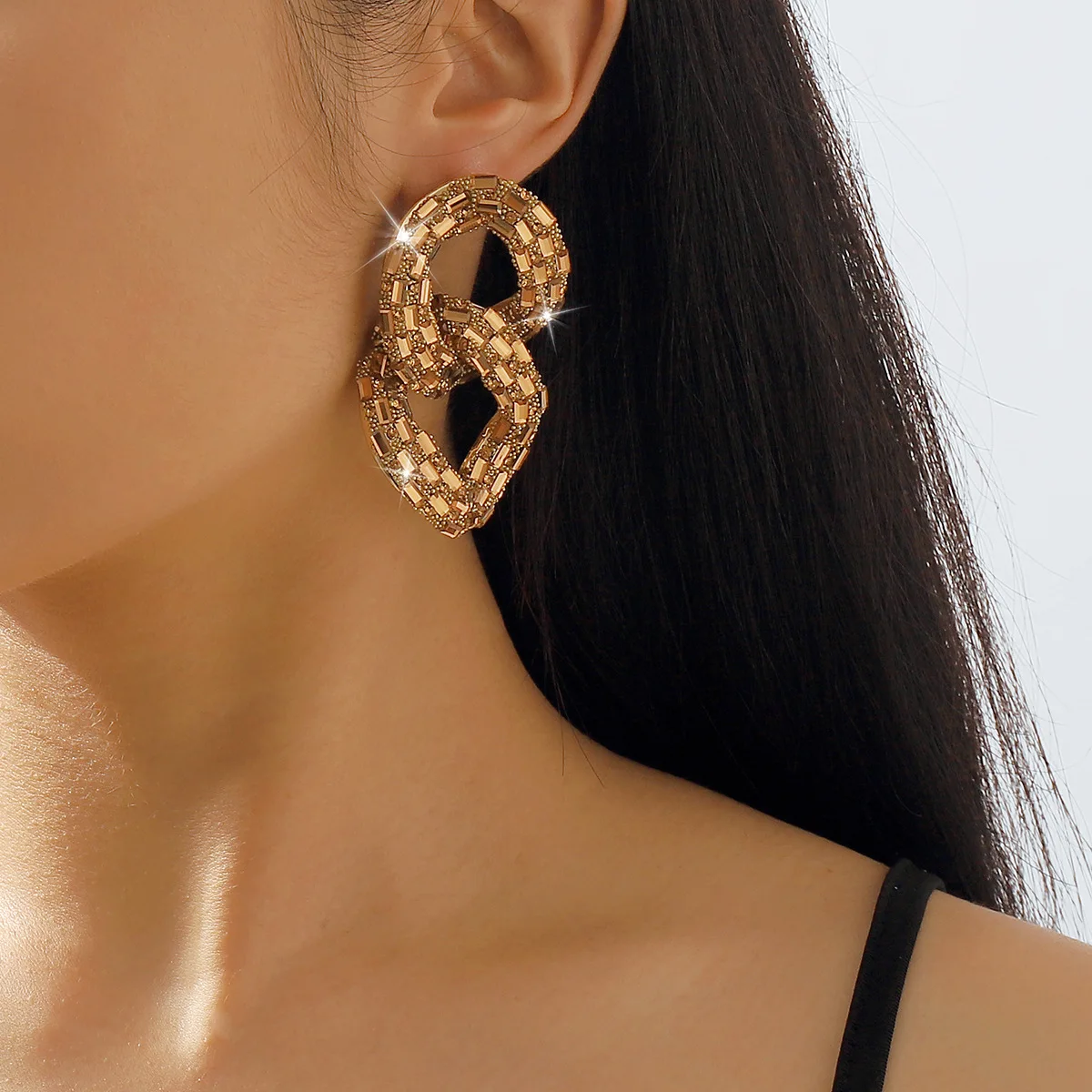 E11858 temperament light luxury full diamond hollow earrings, exaggerated geometric chain flash diamond design stud earrings wom