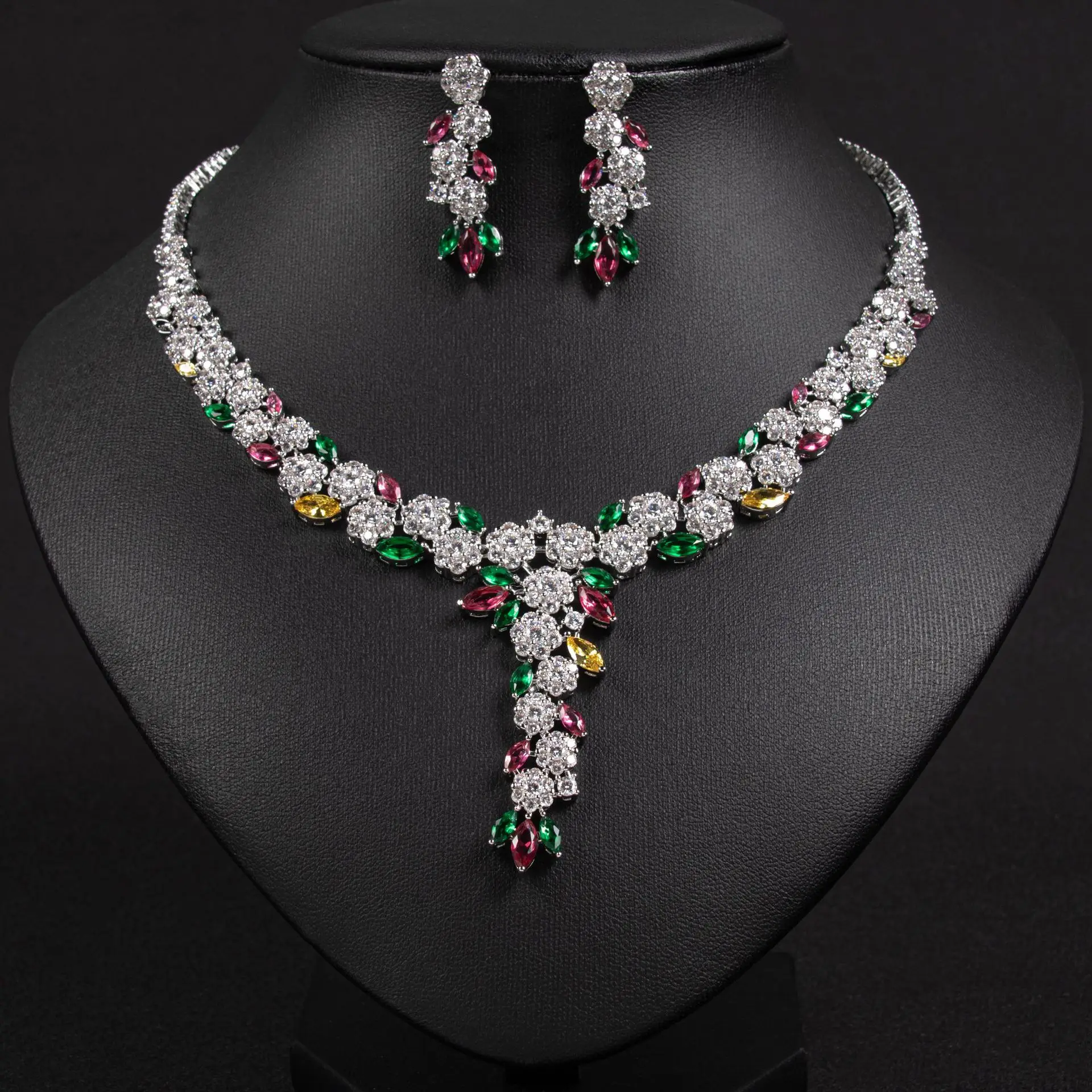 

European and American exaggerated necklaces, earrings, jewelry sets, cross-border flowers, women's high-end sense nich
