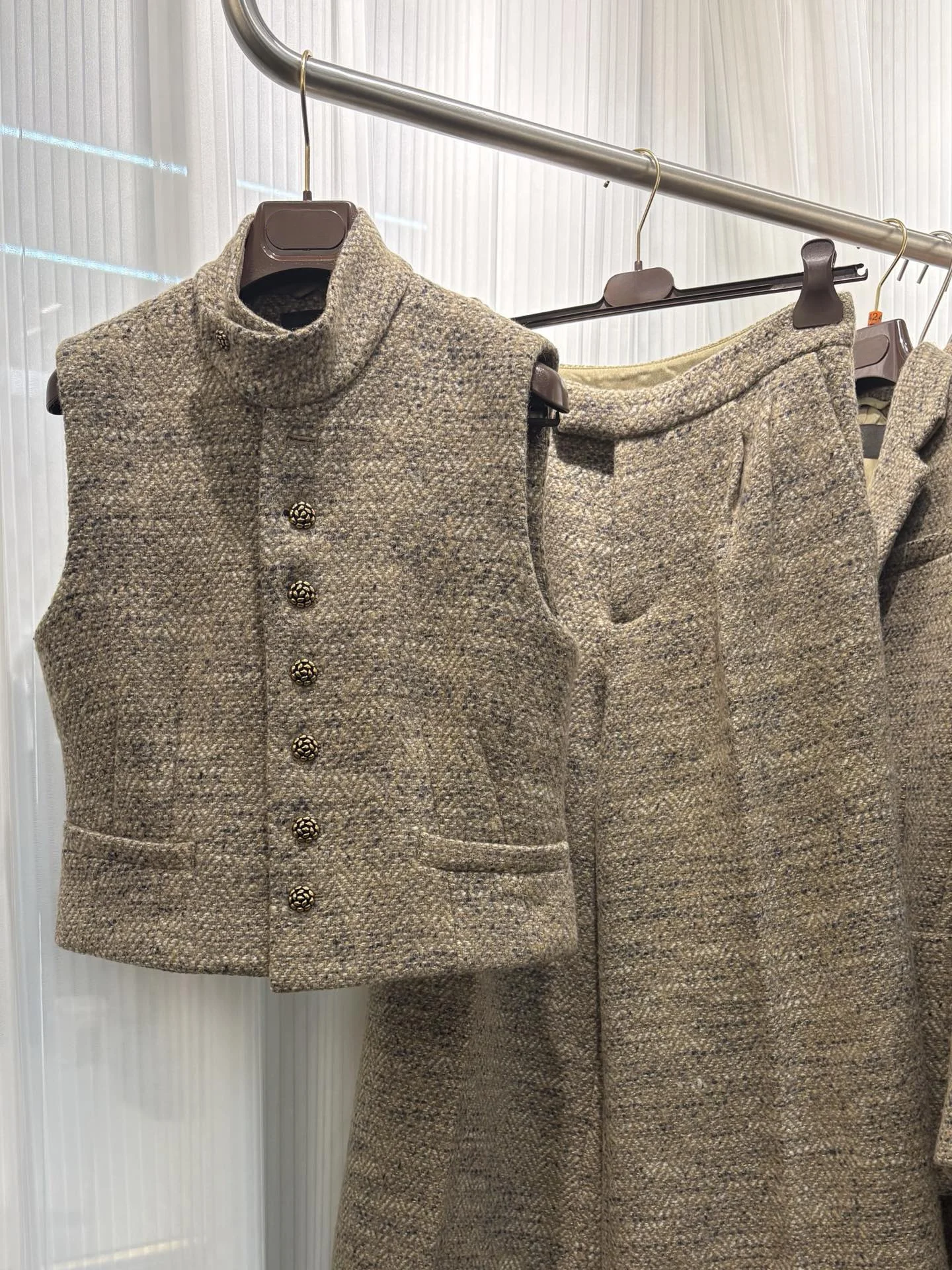 Nowy styl jesień-zima: wysokiej jakości modna kamizelka + marynarka + szerokie spodnie z rozszerzanymi nogawkami