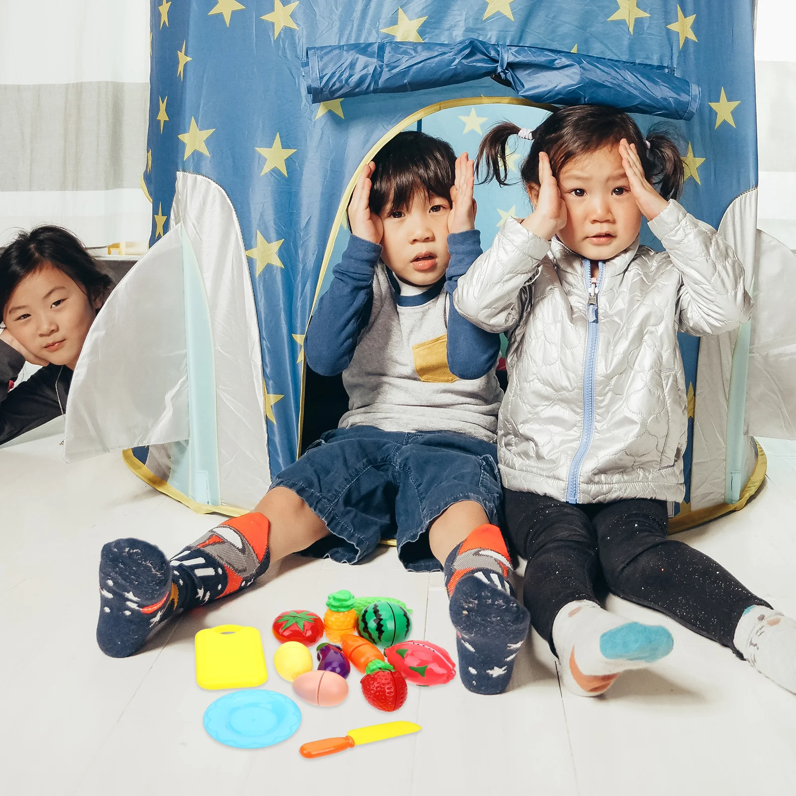 ชุดของเล่นทำอาหารจำลอง 13 ชิ้น ชุดผลไม้และผักสำหรับหั่นเล่น ของเล่นเสริมพัฒนาการและการเรียนรู้สำหรับเด็ก