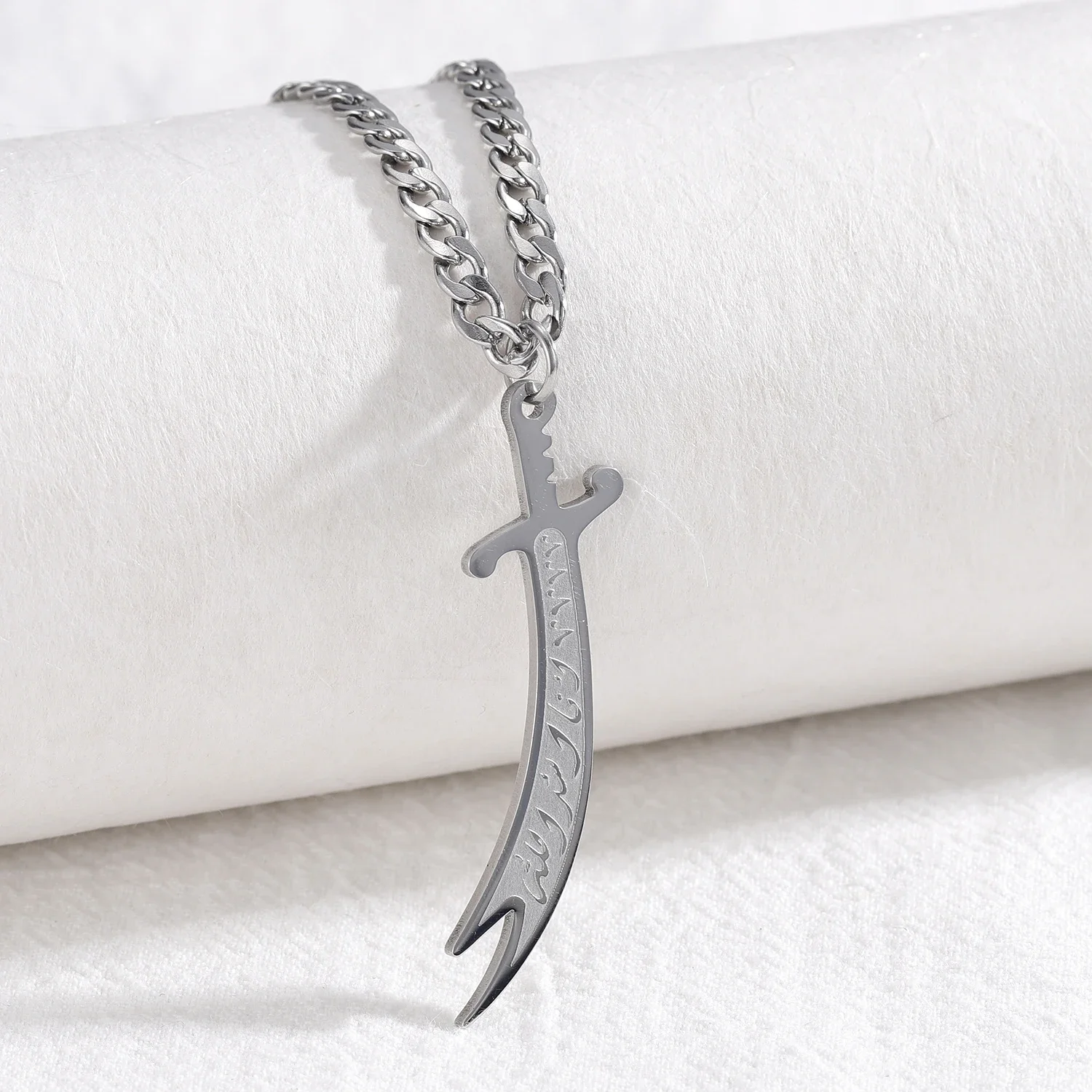 Hot Sale Muslim Jewelry Collection Allah Necklace Arabic Calligraphy Custom Arabic Islamic Necklaces For Women Ramadan Gift