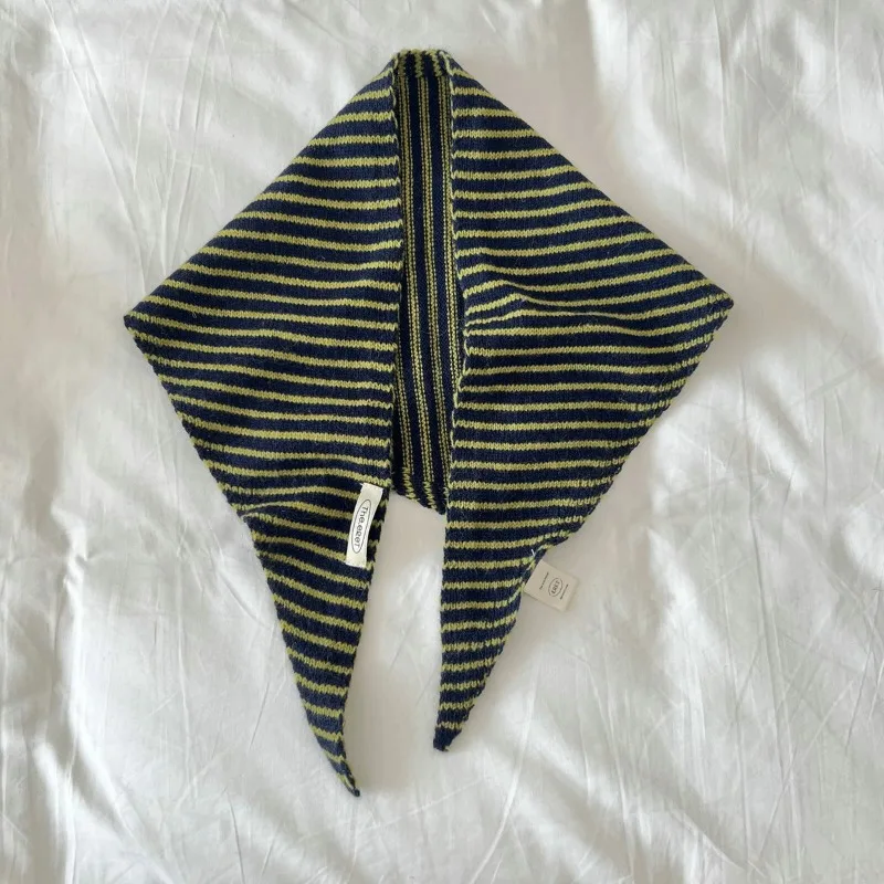 Koreanischer gestreifter, farblich abgesetzter, gestrickter Dreiecks-Schal für Damen, Herbst und Winter, vielseitiger, kontrastfarbener, warmer Schal, Schal-Umhang – Detail 4