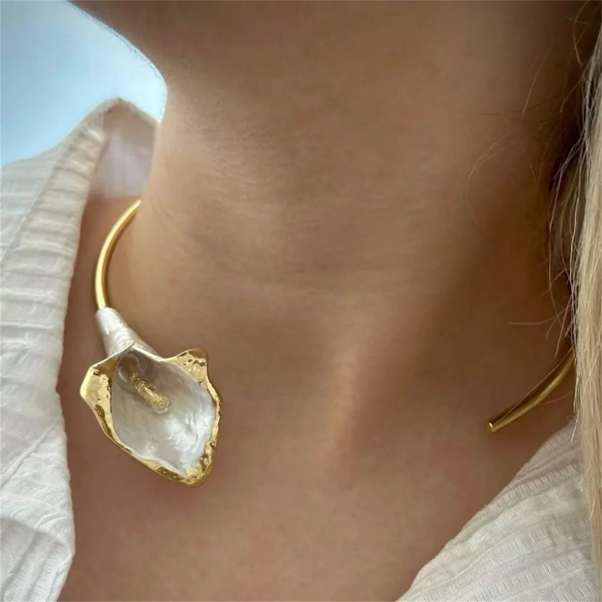 

Vintage Exaggerated Metal Flower Shaped Open Collar Choker Necklace for Women Exquisite Elegant Show Jewelry Party Accessories